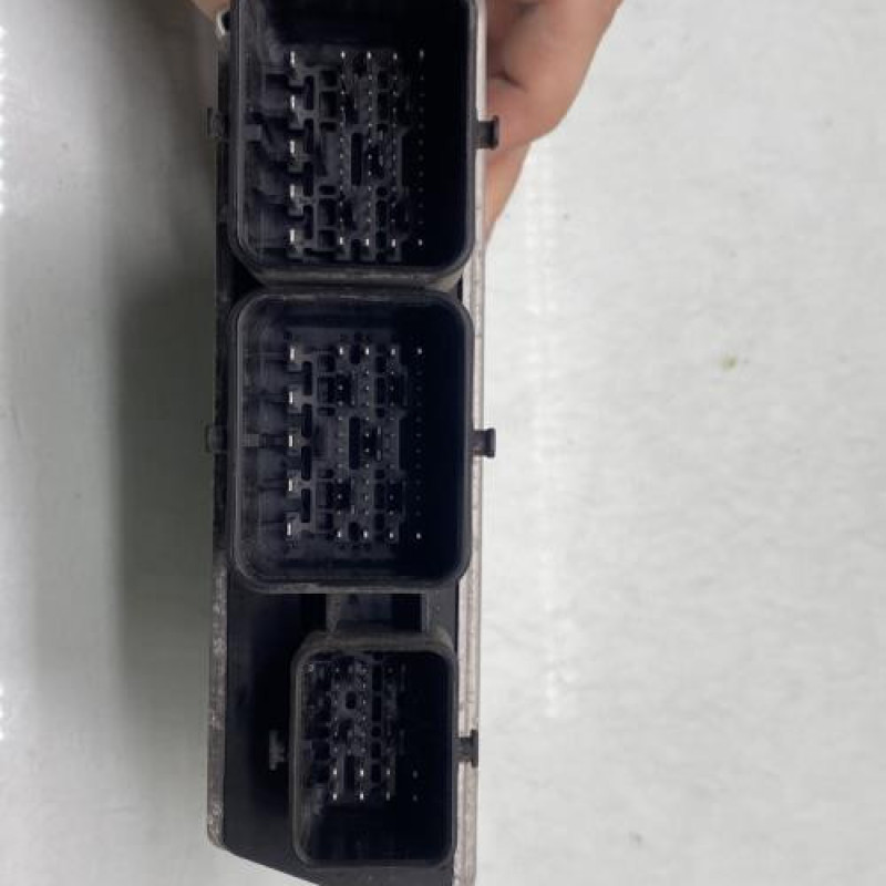 Calculateur moteur PEUGEOT 2008 1 Photo n°2