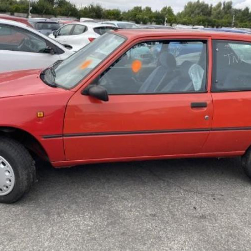 Ceinture avant droit PEUGEOT 205 Photo n°9