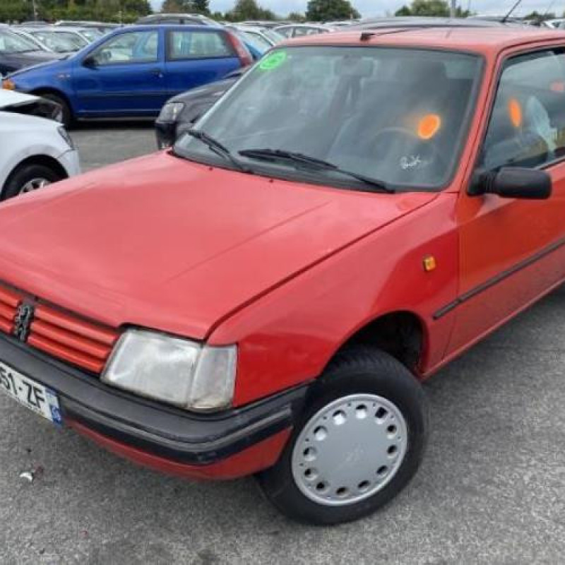 Ceinture avant droit PEUGEOT 205 Photo n°18