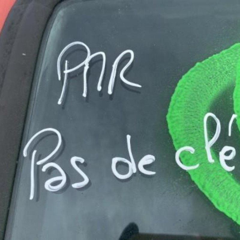 Ceinture avant droit PEUGEOT 205 Photo n°19