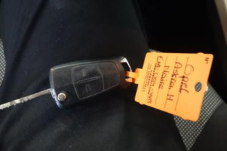 Ceinture avant droit OPEL ASTRA H