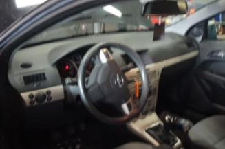 Ceinture avant droit OPEL ASTRA H