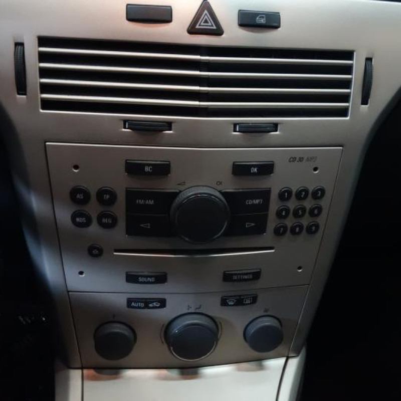 Ceinture avant droit OPEL ASTRA H Photo n°10