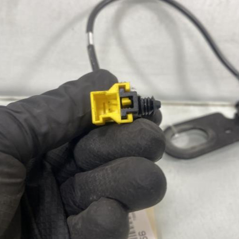 Attache ceinture arriere droit MERCEDES CLASSE B 245 Photo n°2