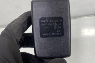Attache ceinture arriere droit MERCEDES CLASSE B 245