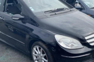 Attache ceinture arriere droit MERCEDES CLASSE B 245