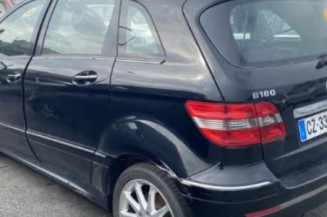 Attache ceinture arriere gauche MERCEDES CLASSE B 245