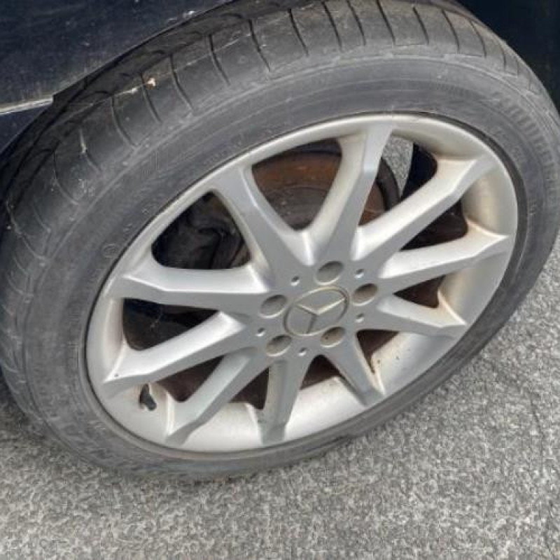 Attache ceinture arriere gauche MERCEDES CLASSE B 245 Photo n°9