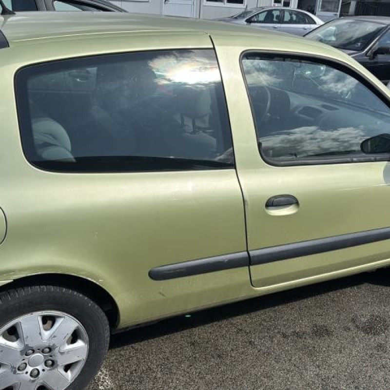 Aile avant gauche RENAULT CLIO 2 CAMPUS Photo n°11