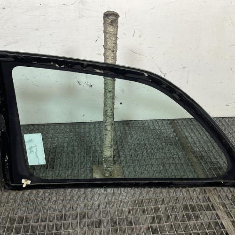 Custode arriere droit TOYOTA YARIS 2 Photo n°4