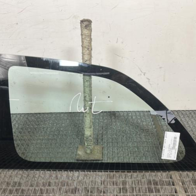 Custode arriere gauche TOYOTA YARIS 2 Photo n°1