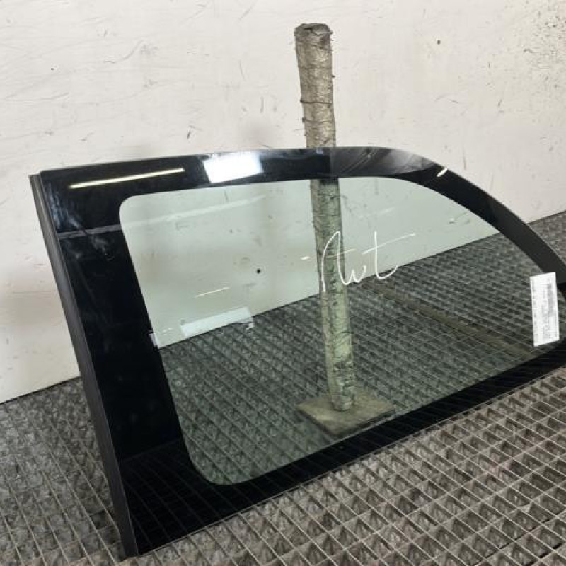 Custode arriere gauche TOYOTA YARIS 2 Photo n°2