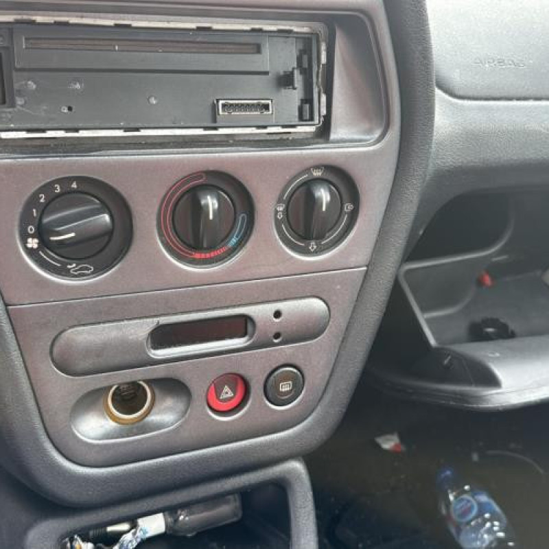 Custode arriere gauche PEUGEOT 306 Photo n°18