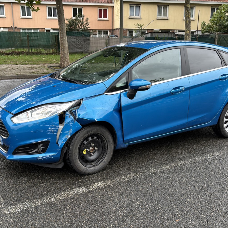 FORD FIESTA 6 PHASE 2 1.0i - 12V TURBO Photo n°3