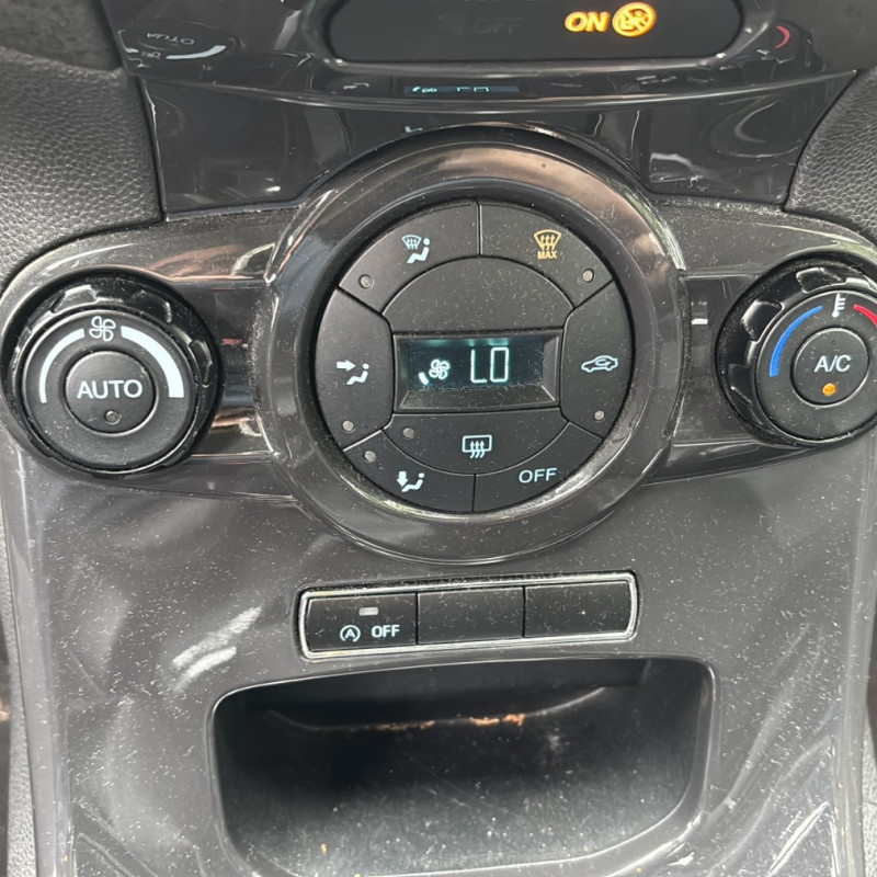 FORD FIESTA 6 PHASE 2 1.0i - 12V TURBO Photo n°8