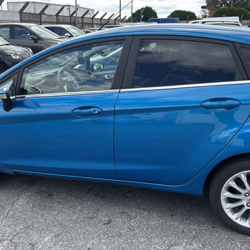 FORD FIESTA 6 PHASE 2 1.0i - 12V TURBO Photo n°15