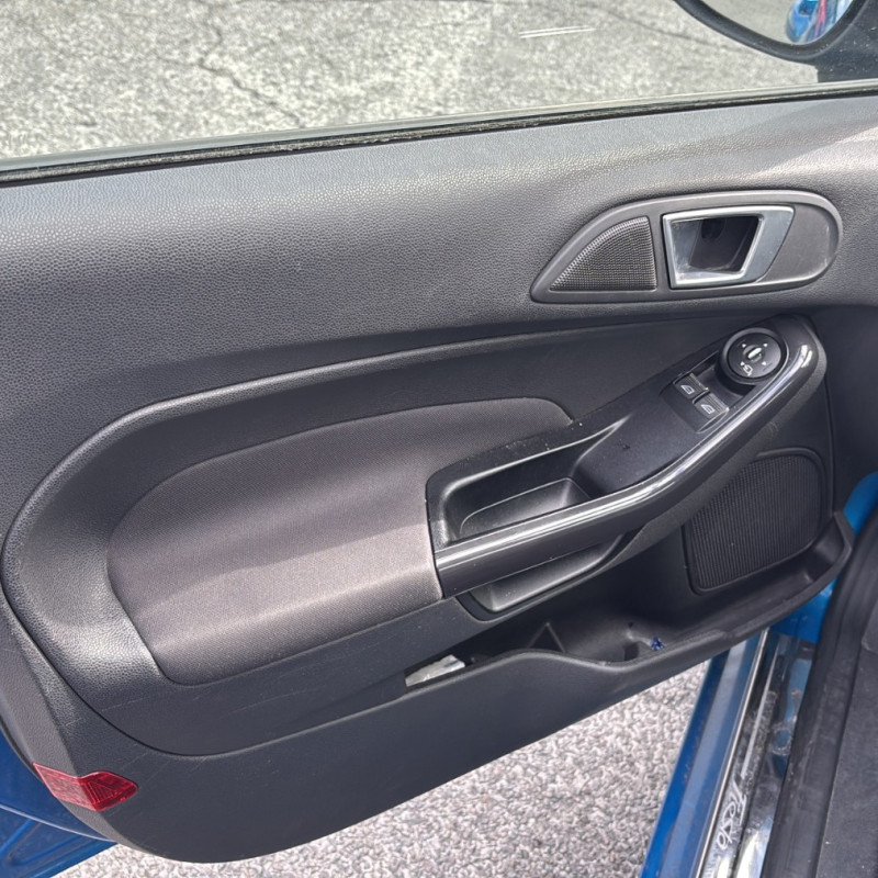 FORD FIESTA 6 PHASE 2 1.0i - 12V TURBO Photo n°18