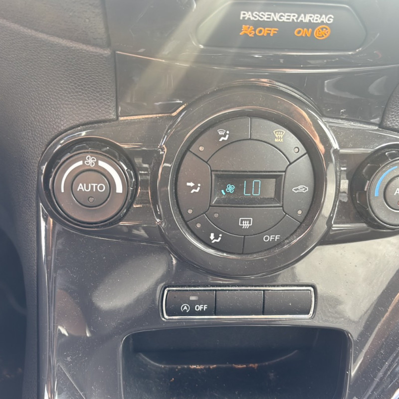 FORD FIESTA 6 PHASE 2 1.0i - 12V TURBO Photo n°24