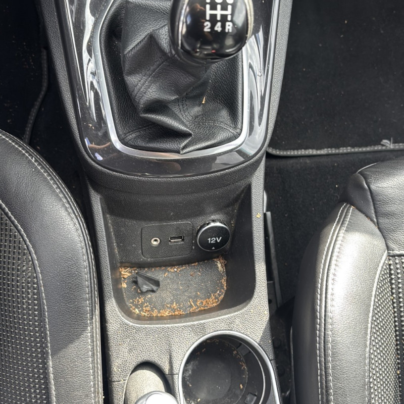 FORD FIESTA 6 PHASE 2 1.0i - 12V TURBO Photo n°27