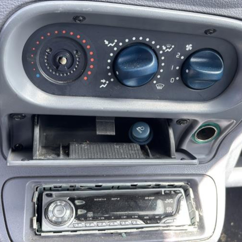 Feu arriere principal gauche (feux) RENAULT TWINGO 1 Photo n°17