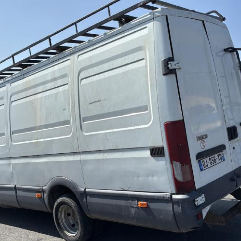 Custode avant gauche (porte) IVECO DAILY 3 Photo n°10