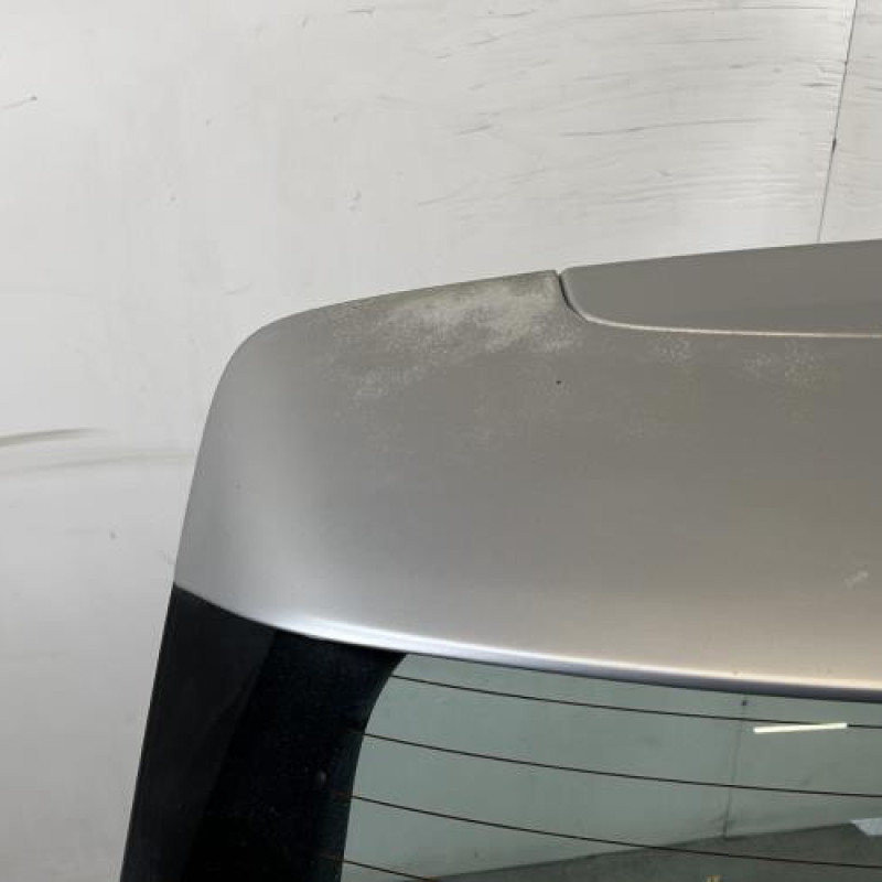 Malle/Hayon arriere TOYOTA AVENSIS 3 Photo n°2