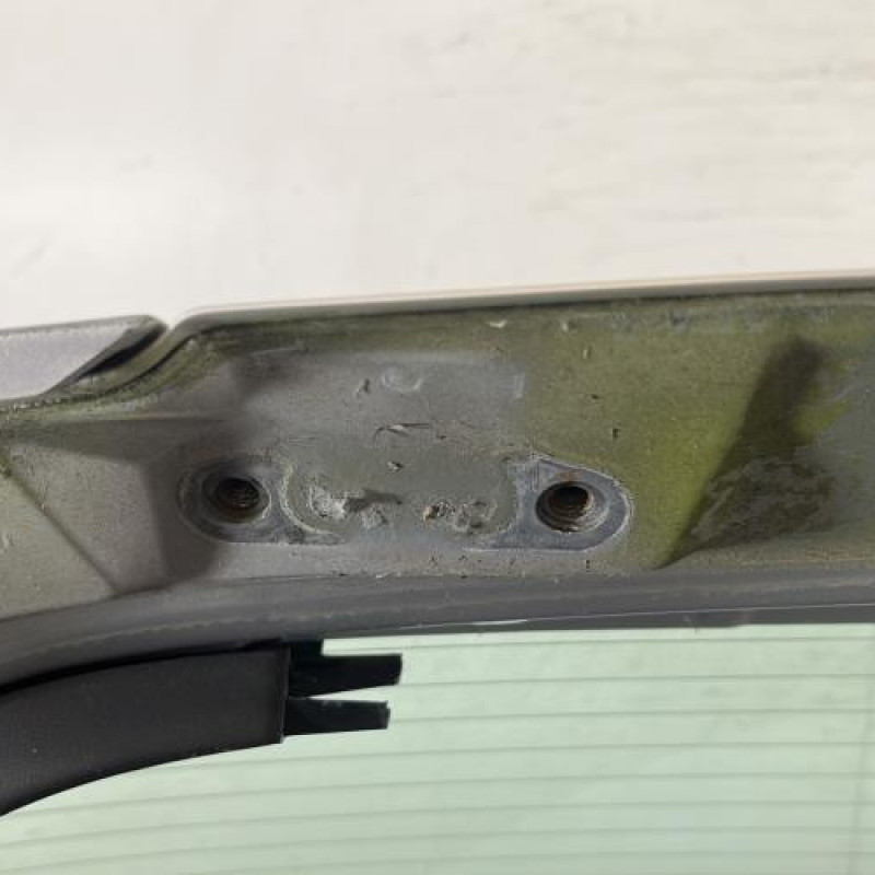 Malle/Hayon arriere TOYOTA AVENSIS 3 Photo n°6