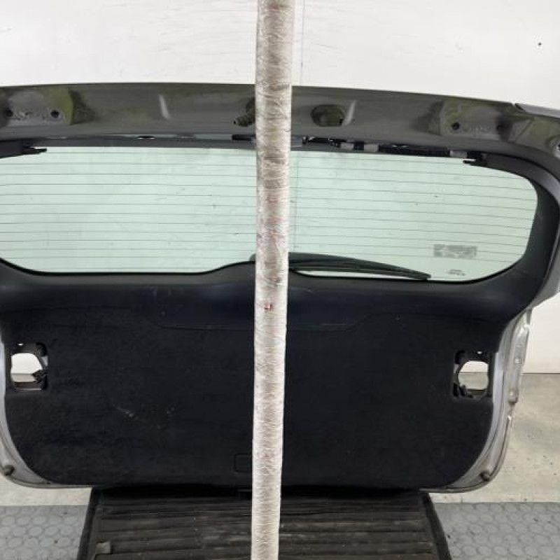 Malle/Hayon arriere TOYOTA AVENSIS 3 Photo n°10