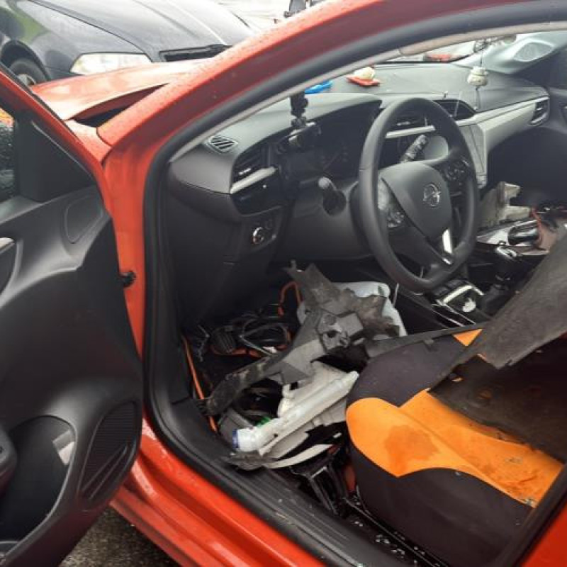 Vitre arriere droit OPEL CORSA F Photo n°12