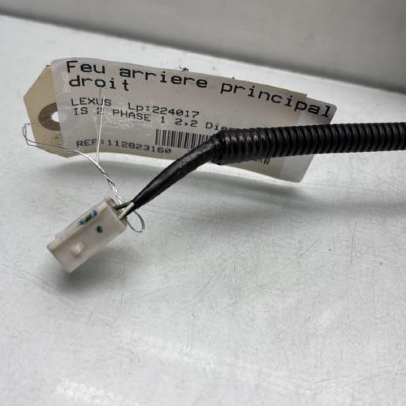 Feu arriere principal droit (feux) LEXUS IS 2 Photo n°4