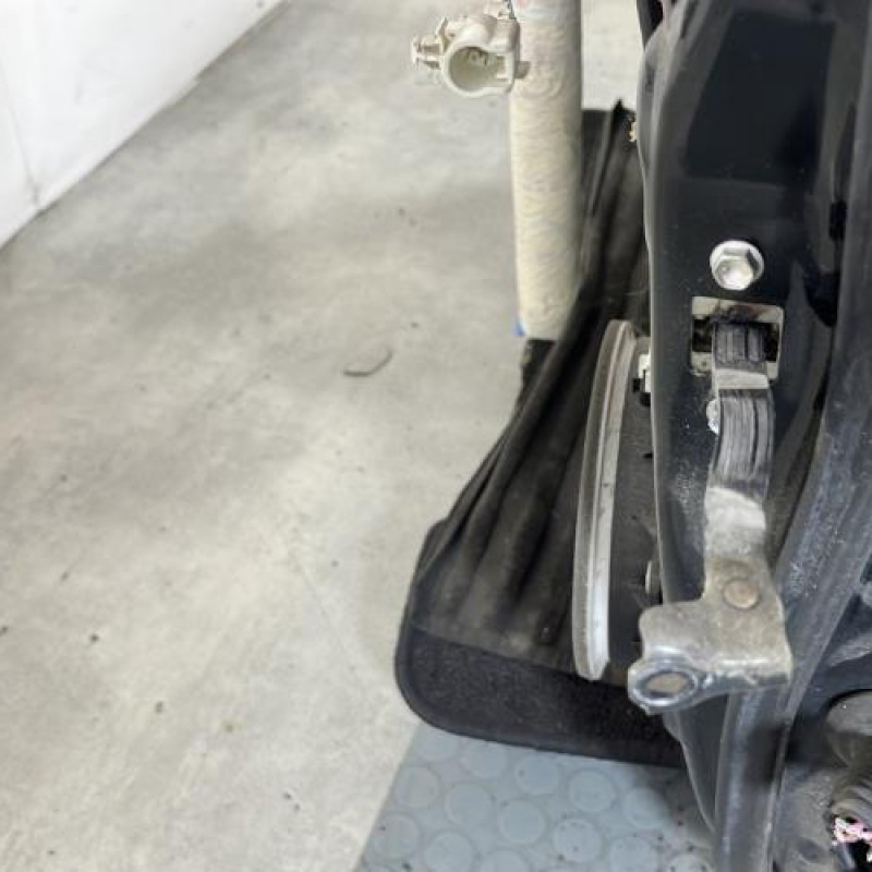 Porte avant gauche TOYOTA YARIS 2 Photo n°5