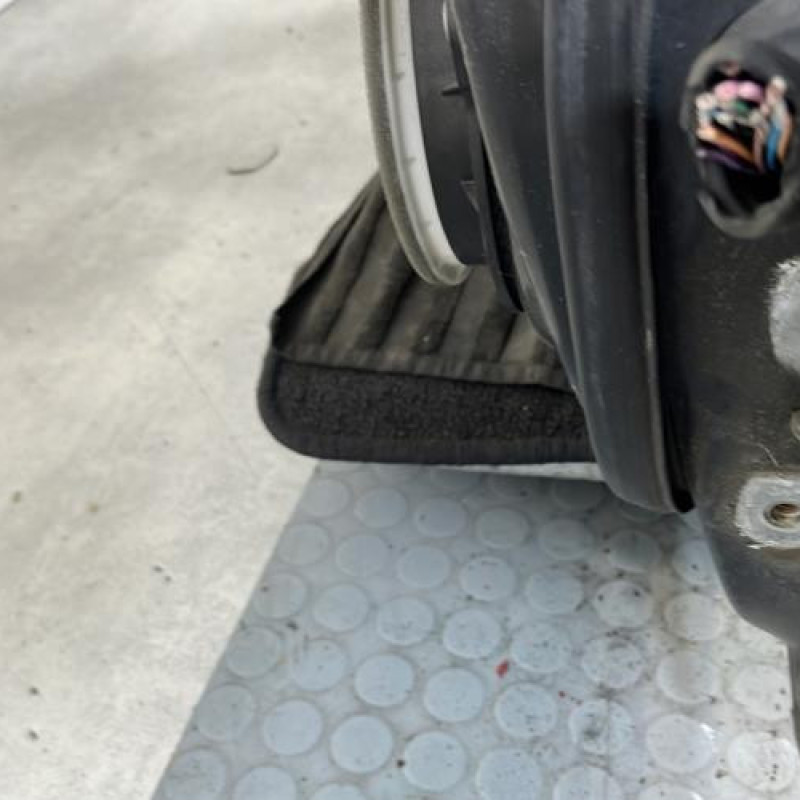 Porte avant gauche TOYOTA YARIS 2 Photo n°6