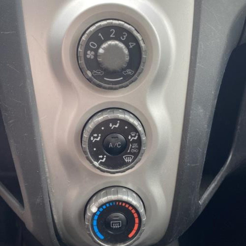 Porte avant gauche TOYOTA YARIS 2 Photo n°15