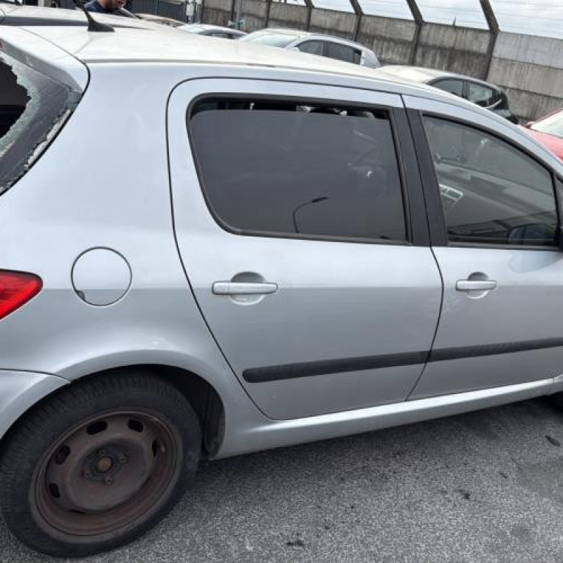 Vitre arriere droit PEUGEOT 307 Photo n°11