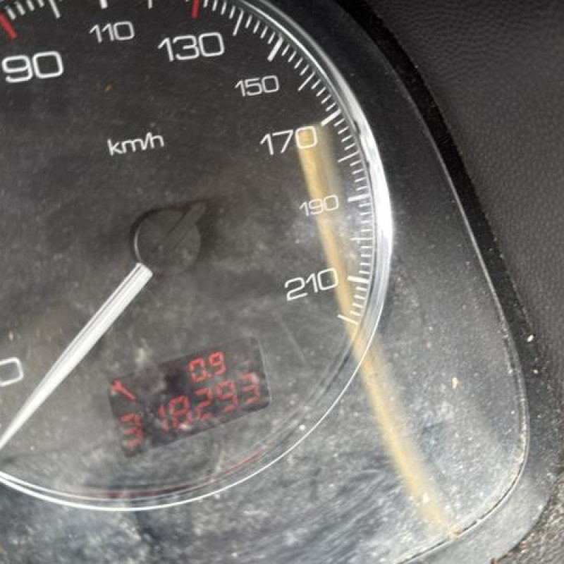 Vitre arriere droit PEUGEOT 307 Photo n°20