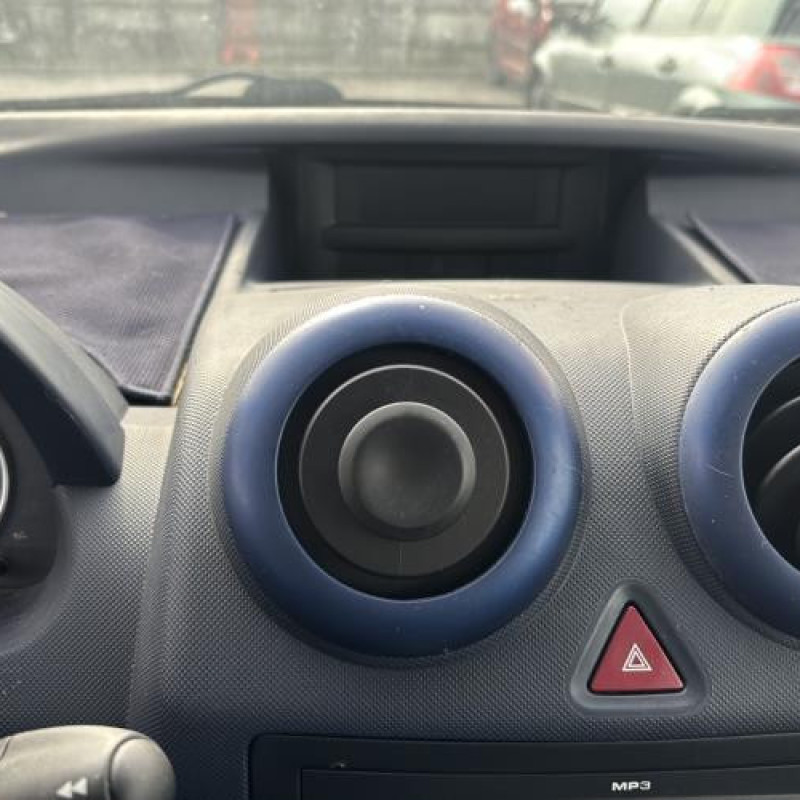 Feu arriere principal droit (feux) PEUGEOT 1007 Photo n°17