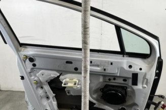 Porte avant gauche PEUGEOT 5008 1