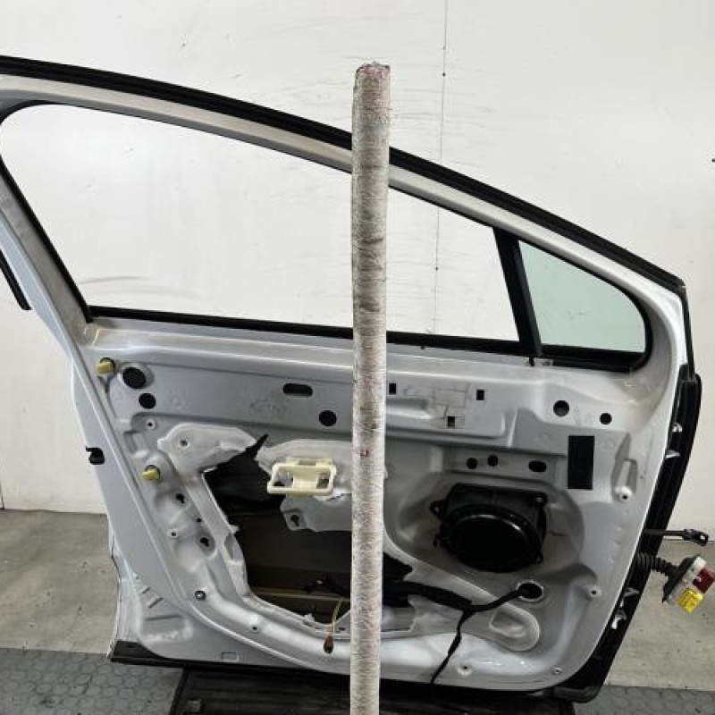 Porte avant gauche PEUGEOT 5008 1 Photo n°5