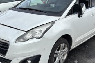 Vitre arriere droit PEUGEOT 5008 1