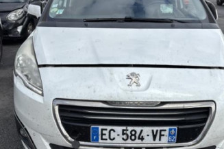 Vitre arriere droit PEUGEOT 5008 1