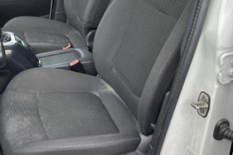 Vitre arriere droit PEUGEOT 5008 1