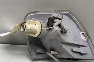 Optique avant secondaire gauche (feux)(clignotant) VOLKSWAGEN PASSAT 4