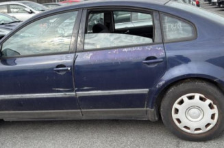 Optique avant secondaire gauche (feux)(clignotant) VOLKSWAGEN PASSAT 4