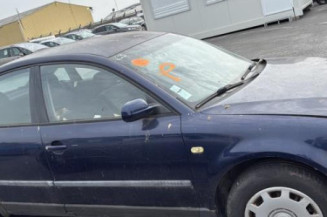 Optique avant secondaire gauche (feux)(clignotant) VOLKSWAGEN PASSAT 4