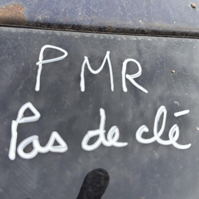 Optique avant secondaire gauche (feux)(clignotant) VOLKSWAGEN PASSAT 4 Photo n°12