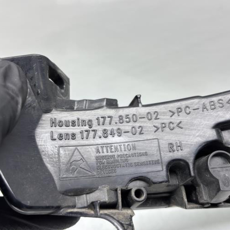 Feu diurne avant droit CITROEN C4 PICASSO 1 Photo n°4