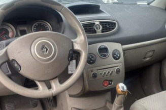 Vase de lave glace RENAULT CLIO 3