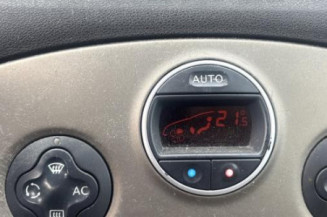 Vase de lave glace RENAULT CLIO 3