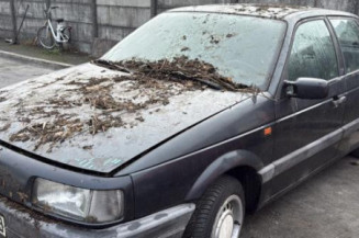 Feu arriere secondaire droit (feux) VOLKSWAGEN PASSAT 3