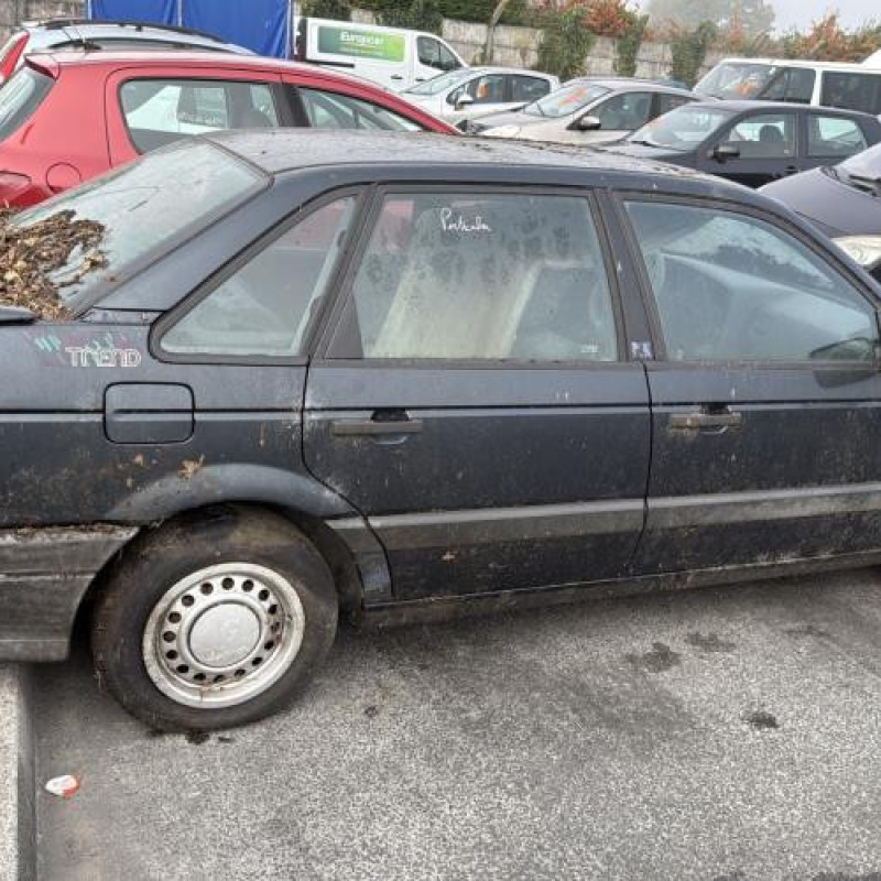 Feu arriere secondaire droit (feux) VOLKSWAGEN PASSAT 3 Photo n°12